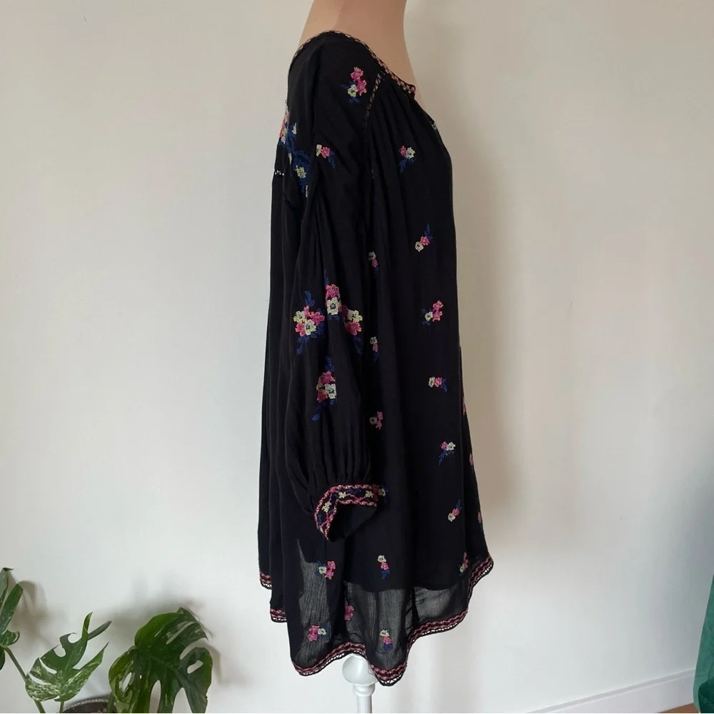 Free People Flowy Babydoll Black Floral Embroidered Peasant Mini Dress EUC Sz S